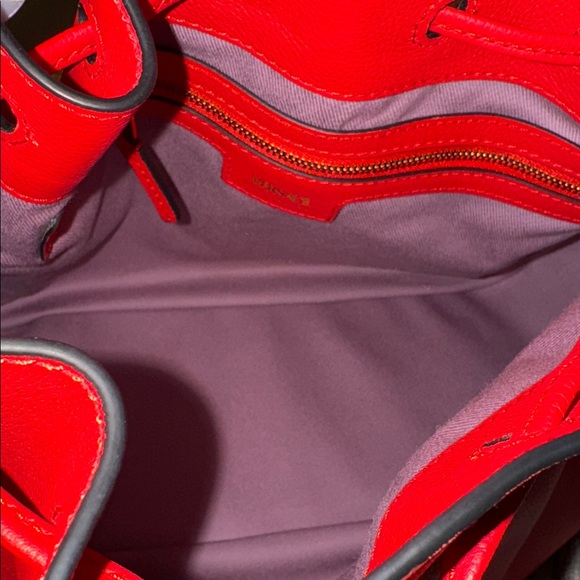 VERSACE
Grained Calfskin La Medusa Bucket
Bag Red
Bag - Picture 3 of 17